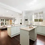 Jam Home Chatswood Cbd Near Shops & Station